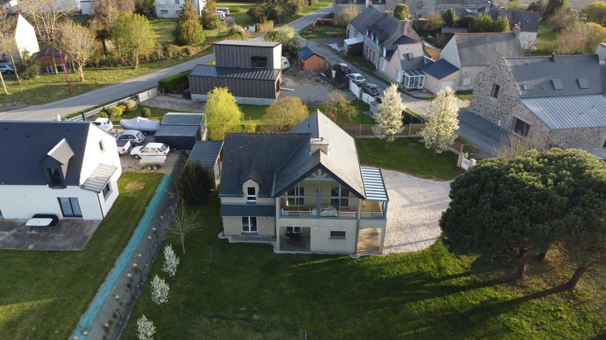Cap Baie Malo Villa Hirel Exterior photo